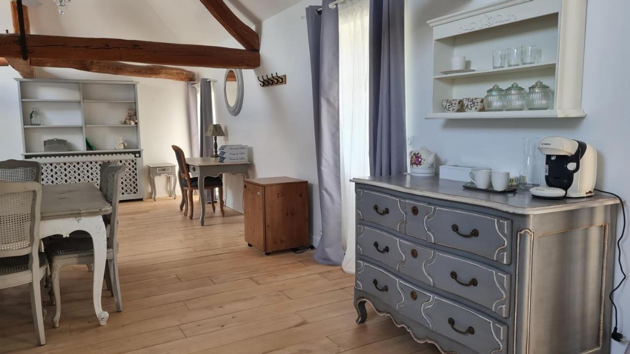 Belle Suite Dans Corps De Ferme - Logement Alicia Villiers-sous-Grez Dış mekan fotoğraf